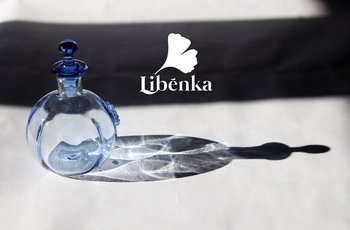 013 karafa s uzávěrem